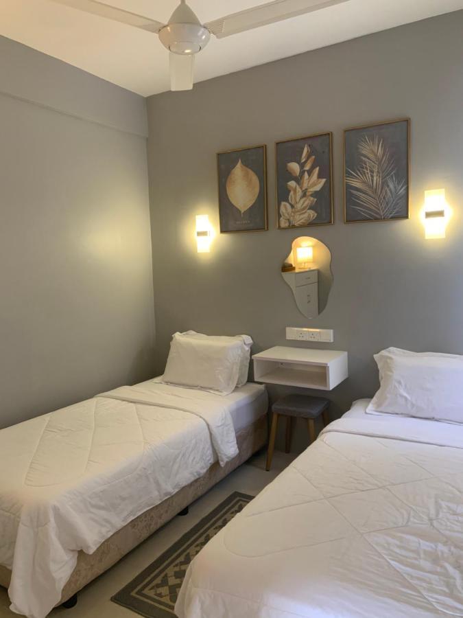 Dnaura Homestay Batu Buruk Terengganu Kuala Terengganu Exterior photo